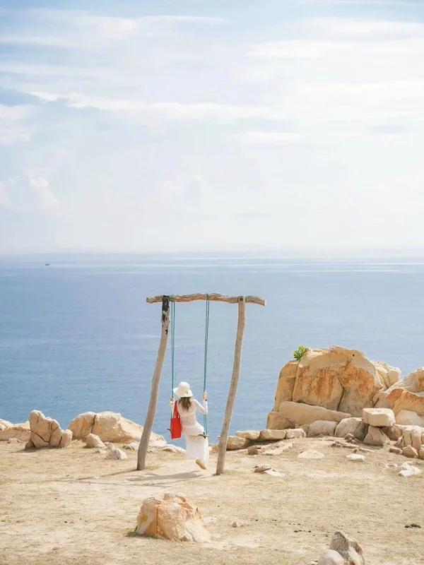 Exploring the Enchanting 'Blue Eyes' and Natural Beauty of Ninh Thuan Province