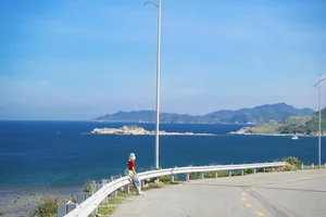 Exploring the Enchanting 'Blue Eyes' and Natural Beauty of Ninh Thuan Province - image 5