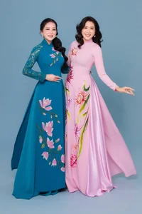 Quynh Hoa and Huong Thuy Showcase the Timeless Elegance of the Traditional Ao Dai - image 9