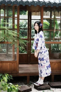 Stunning Urban Sporty Portraits: Yan Jiang Da Mo Wang W Hot Wind Part 02 Summer Aesthetic Collection - image 1