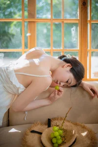 Eternal Summer: Capturing Nian Nian’s Radiant Aesthetic in Summer Story Photo Series - image 4