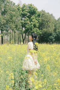 YITUYU Art Language: Capturing the Ethereal Beauty of Spring Moments and Bubbles - image 8