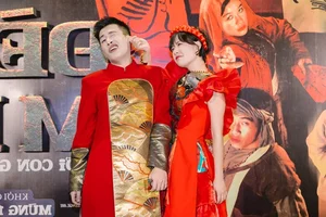 Midu Radiates Elegance on the Red Carpet Supporting Kieu Trinh - image 4
