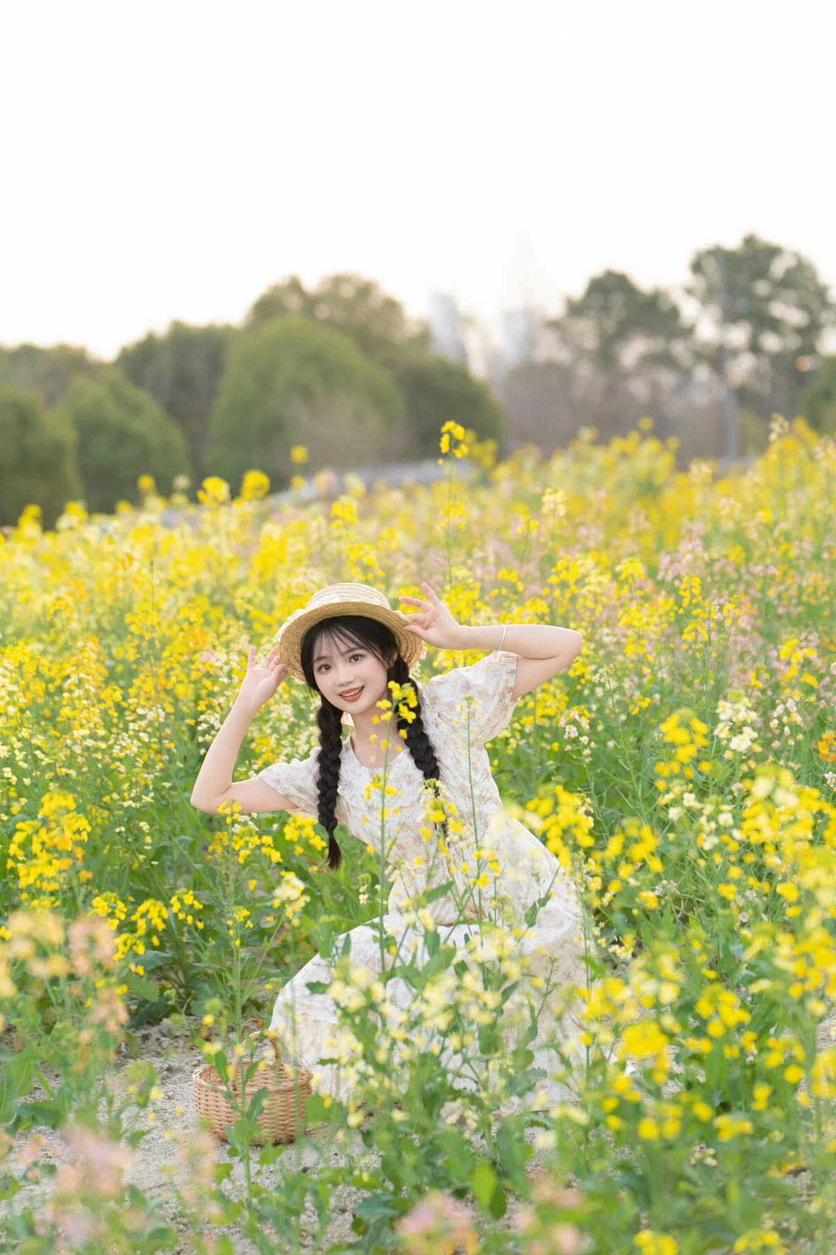 YiTuYu Art Language Vol.6726: Capturing Elegance with Xiao Ou O