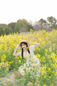 YiTuYu Art Language Vol.6726: Capturing Elegance with Xiao Ou O - image 0