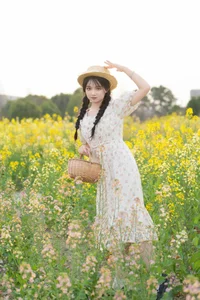 YiTuYu Art Language Vol.6726: Capturing Elegance with Xiao Ou O - image 5