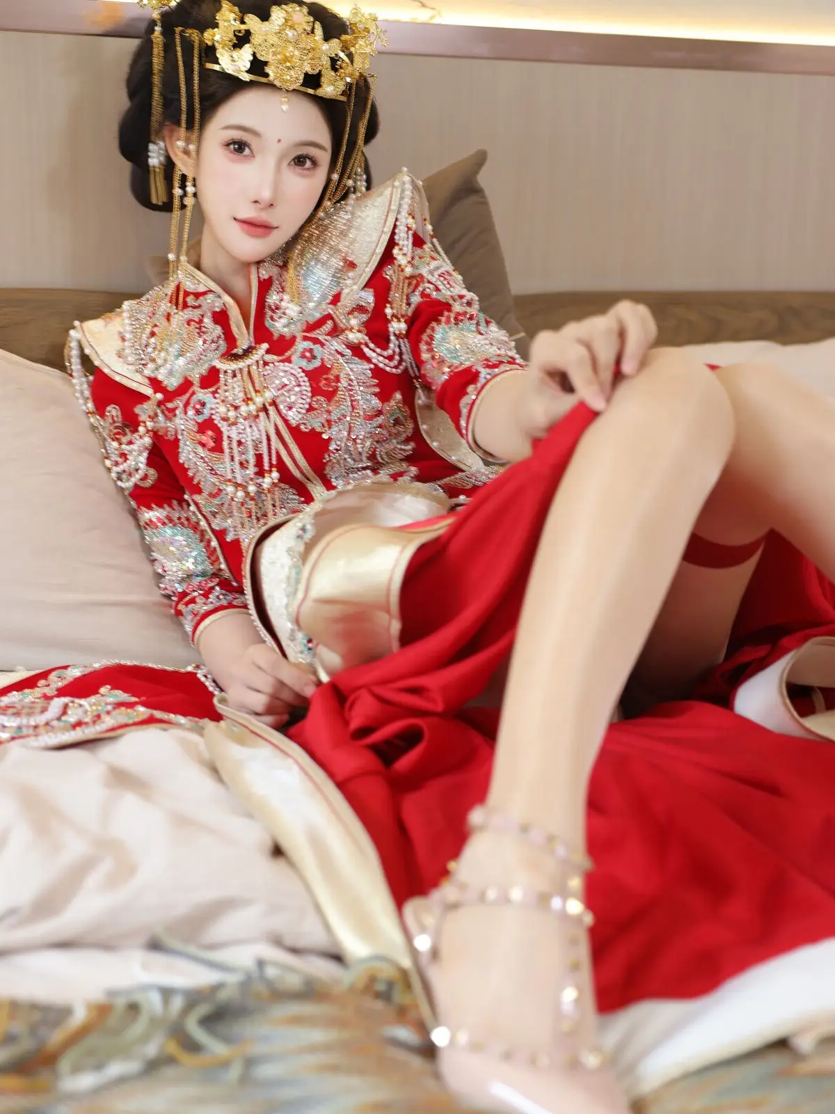 Li Shuang Er: Traditional Beauty in Vibrant Xiùhéfú from XiuRen model Part01