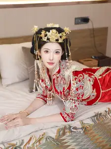 Li Shuang Er: Traditional Beauty in Vibrant Xiùhéfú from XiuRen model Part01 - image 16