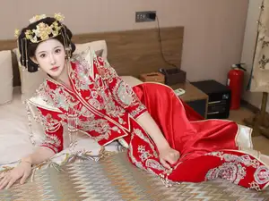 Li Shuang Er: Traditional Beauty in Vibrant Xiùhéfú from XiuRen model Part01 - image 32