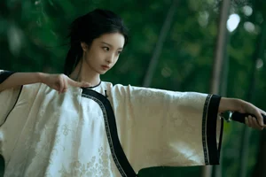 Cinematic Wuxia Elegance with Li Yu Ayu in YiTuYu Vol.8893 - image 4