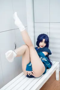 Coser PoppaChan Hayase Yuuka Part01: Dynamic & Alluring Locker Room Cosplay - image 4