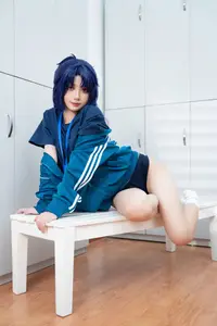 Coser PoppaChan Hayase Yuuka Part01: Dynamic & Alluring Locker Room Cosplay - image 7