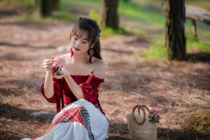 Stunning Beauty Gallery: Exploring the Elegant Style and Charisma of Ngan Ha - image 9