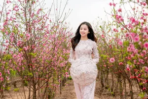 Stunning Beauty Gallery: Exploring the Elegant Style and Charisma of Ngan Ha - image 17
