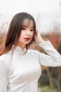 Stunning Beauty Gallery: Exploring the Elegant Style and Charisma of Ngan Ha - image 23