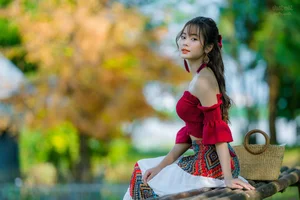 Stunning Beauty Gallery: Exploring the Elegant Style and Charisma of Ngan Ha - image 1