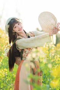 Lạc Bước Giữa Đồng Hoa Cải Vàng Cùng Nàng Thơ Xia Yu Xiao Nian - image 32