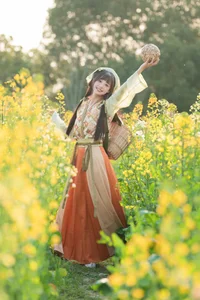 Lạc Bước Giữa Đồng Hoa Cải Vàng Cùng Nàng Thơ Xia Yu Xiao Nian - image 6
