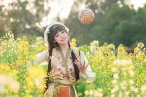 Lạc Bước Giữa Đồng Hoa Cải Vàng Cùng Nàng Thơ Xia Yu Xiao Nian - image 35
