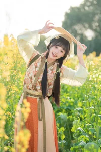 Lạc Bước Giữa Đồng Hoa Cải Vàng Cùng Nàng Thơ Xia Yu Xiao Nian - image 13
