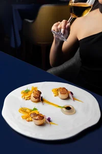 Gourmet Christmas Menu: Serving the Perfect Roasted Turkey and Luxury King Crab - image 7