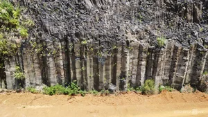 Rare Columnar Basalt Rock Formations Discovered During Road Construction in Quang Nam, Vietnam - image 4