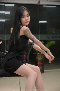 Urban Night Elegance: Featuring IESS Model Er Ba in Thinking of You at Night - image 47