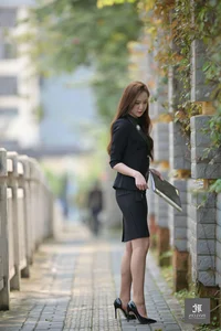 IESS Series 177: Following Yun Zhi on Her Daily Commute - image 12