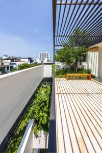 Modern Green Townhouse Design: An Urban Oasis Amidst the Concrete Jungle - image 10