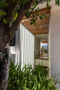 Modern Green Townhouse Design: An Urban Oasis Amidst the Concrete Jungle - image 7