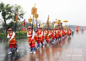 Unique Palanquin Procession at Hung Temple Vietnam Cultural Heritage - image 4