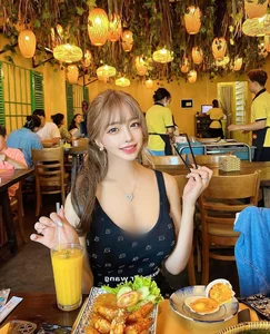 Stunning Korean Fashion Trends: Deep-Cut Styles and Curvy Aesthetic Inspiration - image 1