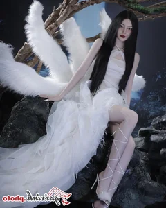 Bau Krysie: The Face Vietnam Star Redefining Modern Glamour in New Gallery - image 12
