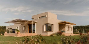 Creative Architecture: A Stunning One-Story Home Built on a Challenging Triangular Plot - image 30