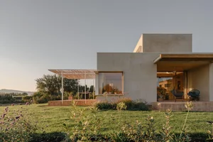 Creative Architecture: A Stunning One-Story Home Built on a Challenging Triangular Plot - image 11