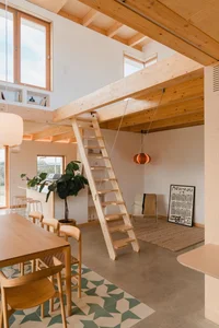 Creative Architecture: A Stunning One-Story Home Built on a Challenging Triangular Plot - image 8