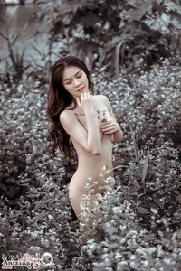 The Art of Glamour: Exploring Aesthetic Beauty in Modern Portrait Photography - image 50