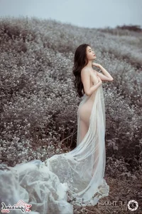 The Art of Glamour: Exploring Aesthetic Beauty in Modern Portrait Photography - image 86