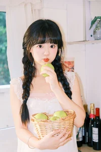 YiTuYu Art Language Vol.10240 Featuring Xiao Li Hua Er: A Stunning 22-Piece Artistic Photography Collection - image 7