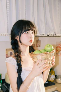 YiTuYu Art Language Vol.10240 Featuring Xiao Li Hua Er: A Stunning 22-Piece Artistic Photography Collection - image 15