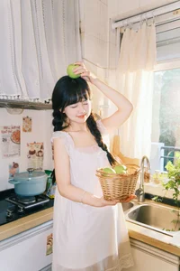 YiTuYu Art Language Vol.10240 Featuring Xiao Li Hua Er: A Stunning 22-Piece Artistic Photography Collection - image 1