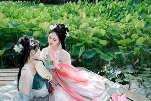 Elegant Portraiture: YiTuYu Art Language Vol.4802 Featuring Model Cha Xiao Tu - image 21