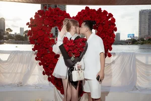 Tran Thanh Tam 'Hot Girl Trung Ran' Reveals Stunning Wedding Photos and Groom - image 2