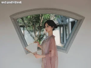 YiTuYu Art Language Vol.4127: Stunning Portrait Photography Featuring Da Wai Wai Ge - Elegant Digital Art Gallery - image 45