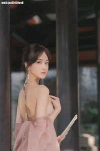 YiTuYu Art Language Vol.4127: Stunning Portrait Photography Featuring Da Wai Wai Ge - Elegant Digital Art Gallery - image 4