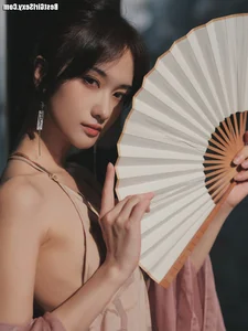 YiTuYu Art Language Vol.4127: Stunning Portrait Photography Featuring Da Wai Wai Ge - Elegant Digital Art Gallery - image 14