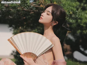 YiTuYu Art Language Vol.4127: Stunning Portrait Photography Featuring Da Wai Wai Ge - Elegant Digital Art Gallery - image 41