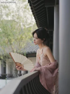 YiTuYu Art Language Vol.4127: Stunning Portrait Photography Featuring Da Wai Wai Ge - Elegant Digital Art Gallery - image 34