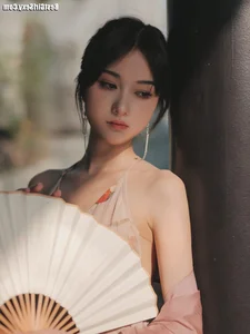 YiTuYu Art Language Vol.4127: Stunning Portrait Photography Featuring Da Wai Wai Ge - Elegant Digital Art Gallery - image 5