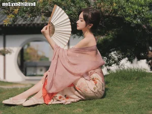 YiTuYu Art Language Vol.4127: Stunning Portrait Photography Featuring Da Wai Wai Ge - Elegant Digital Art Gallery - image 29